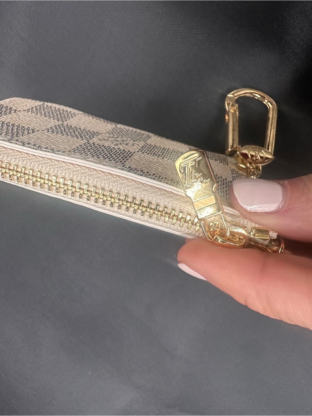 Inspooo Damier Azur Zip Wallet in White/Blue - Picture 3 of 7
